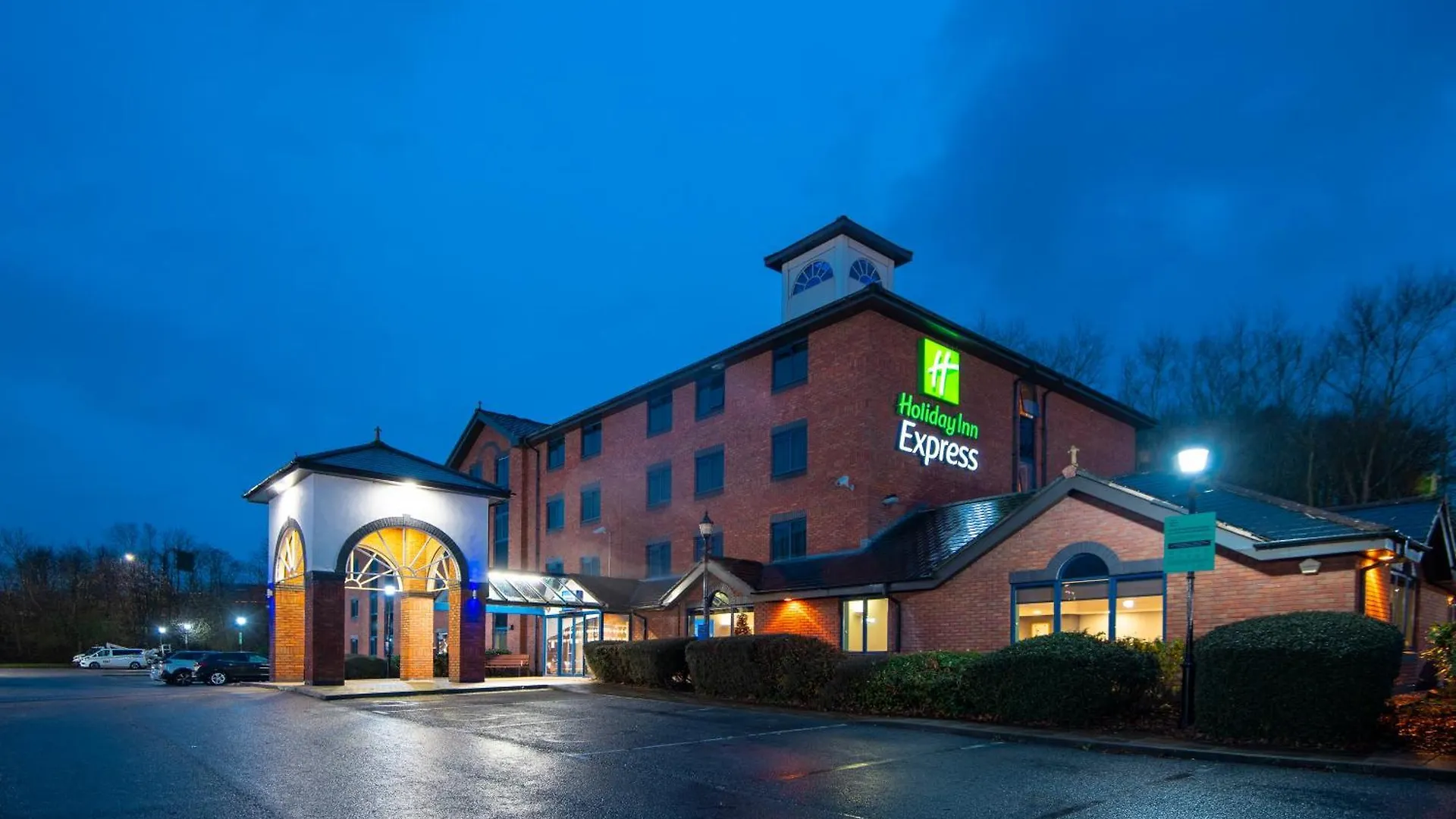 Staying Near Littywood Moat: 4 Staffordshire Hotels Compared