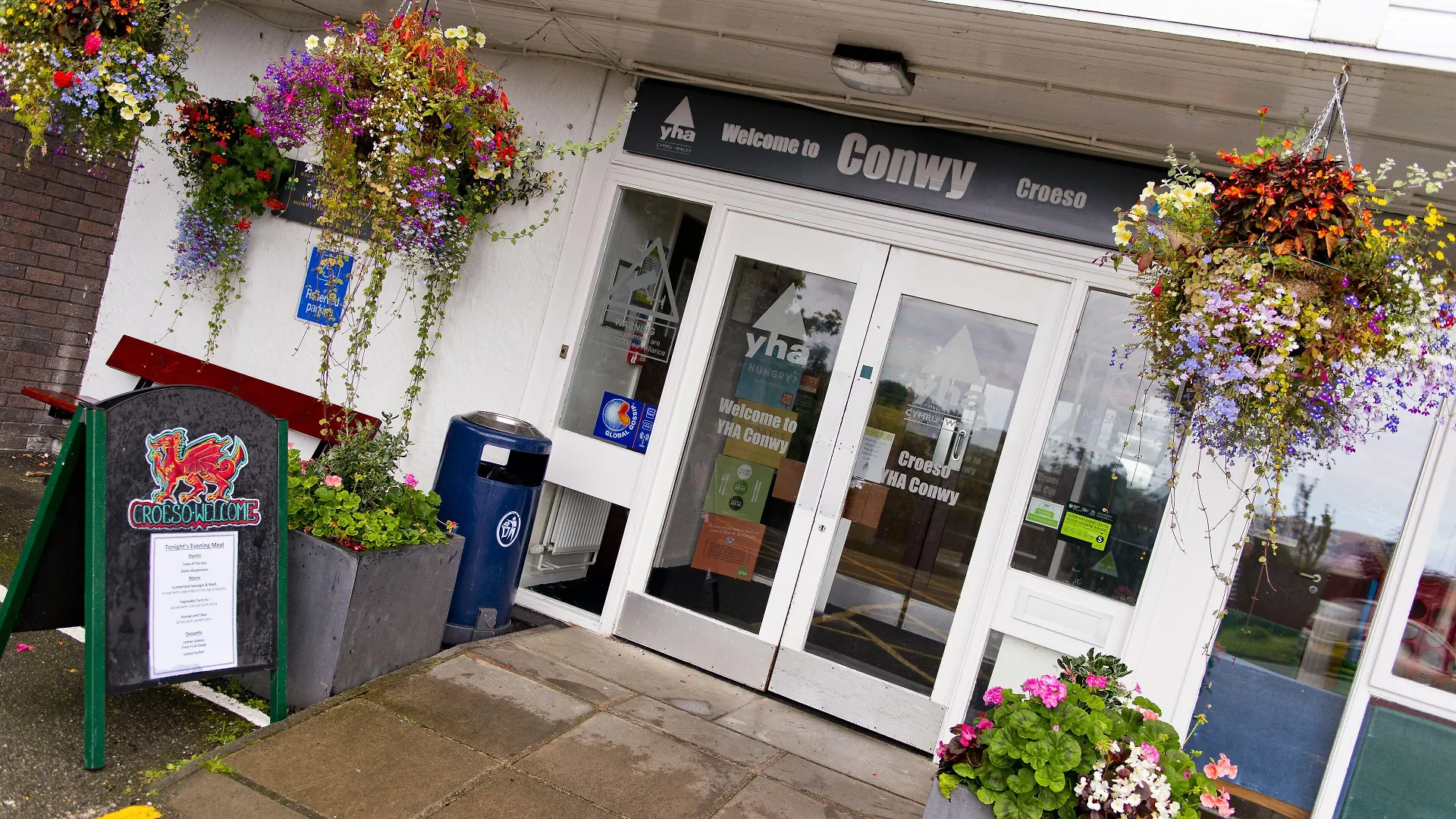 4 Cheap Hotels Close to Conwy Castle Worth Booking