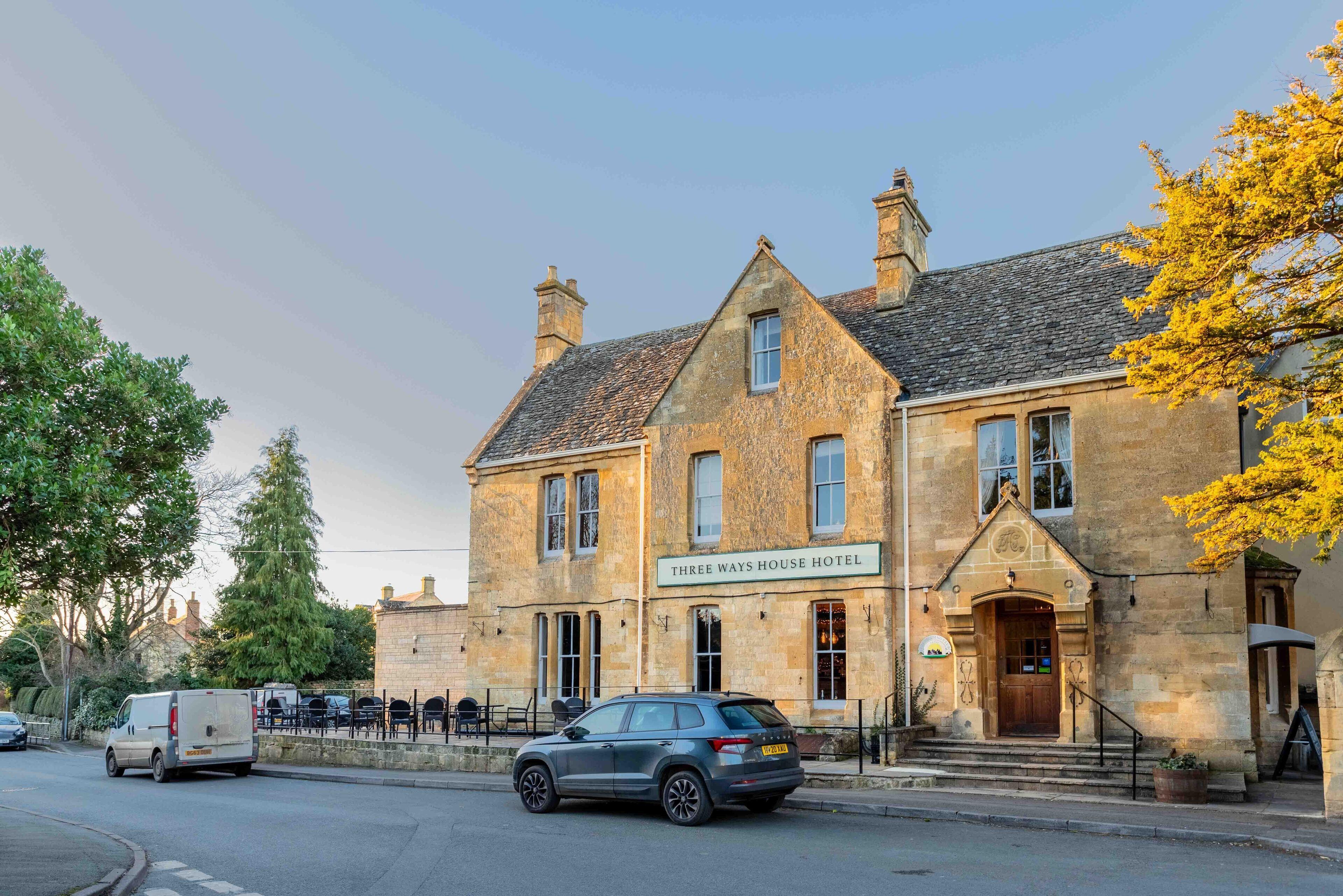 Staying Near Hidcote Manor Garden: 5 Couple Hotels Compared